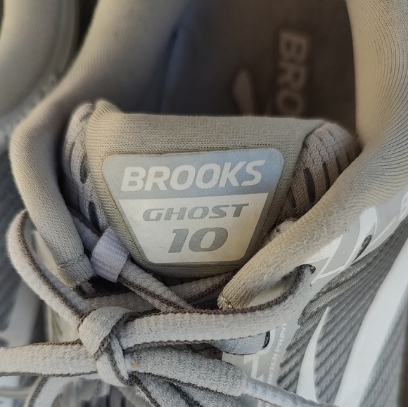 Brooks Ghost 10 Running Shoes Lace Up Athletic Sneakers  Brooks Light Gray Ghost 10 Women\'s Running Shoes